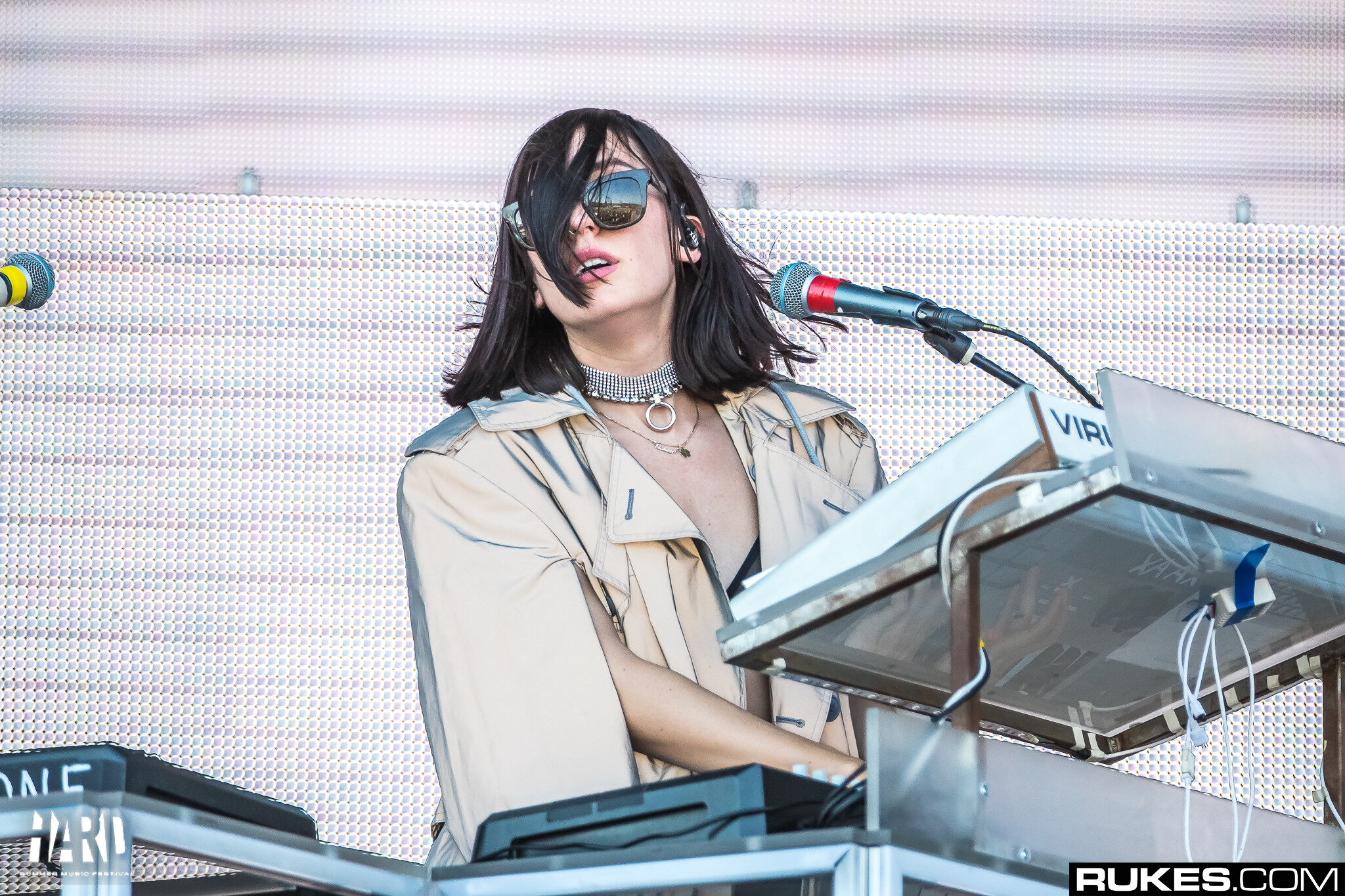 https://www.youredm.com/ "srcset =" https://www.youredm.com/wp-content/uploads/2018/09/elohim-diva-hard-summer-2018-rukes.jpg 2048w, https : //www.youredm.com/wp-content/uploads/2018/09/elohim-diva-hard-summer-2018-rukes-768x512.jpg 768w, https://www.youredm.com/wp-content/ uploads / 2018/09 / elohim-diva-hard-summer-2018-rukes-1024x683.jpg 1024w, https://www.youredm.com/wp-content/uploads/2018/09/elohim-diva-hard-summer -2018-rukes-360x240.jpg 360w "tailles =" (largeur max: 2048px) 100vw, 2048px "/></div>
</div>
<section class=