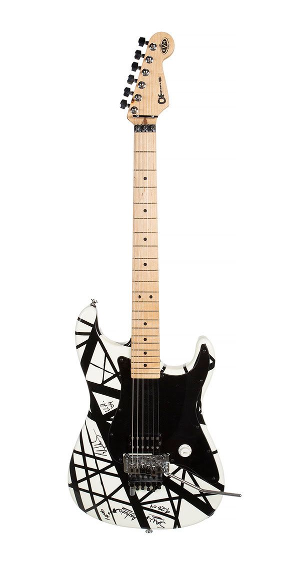 anonyme 13 Deux des guitares Eddie Van Halens de style Frankenstrat à vendre aux enchères