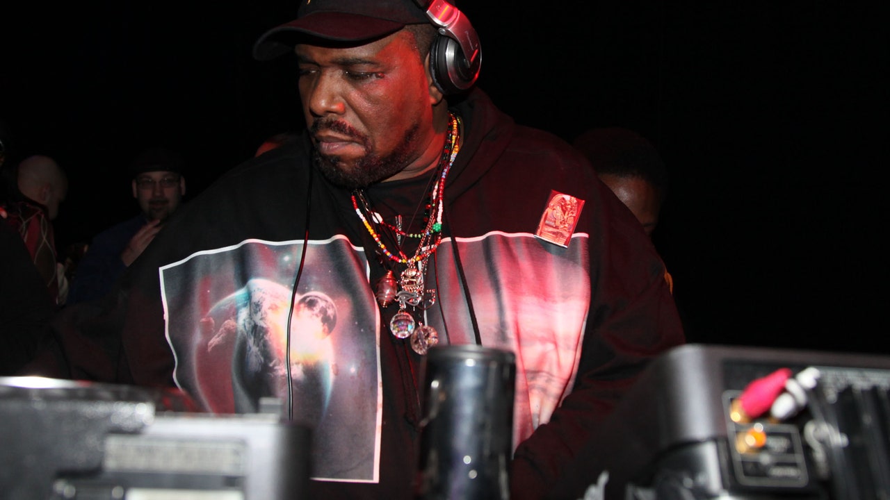 afrika-bambaataa-7124665-6406602-jpg