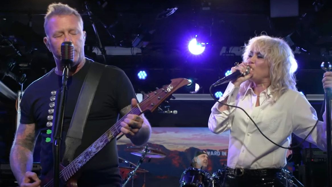 miley-metallica-2380605-9192394-jpeg