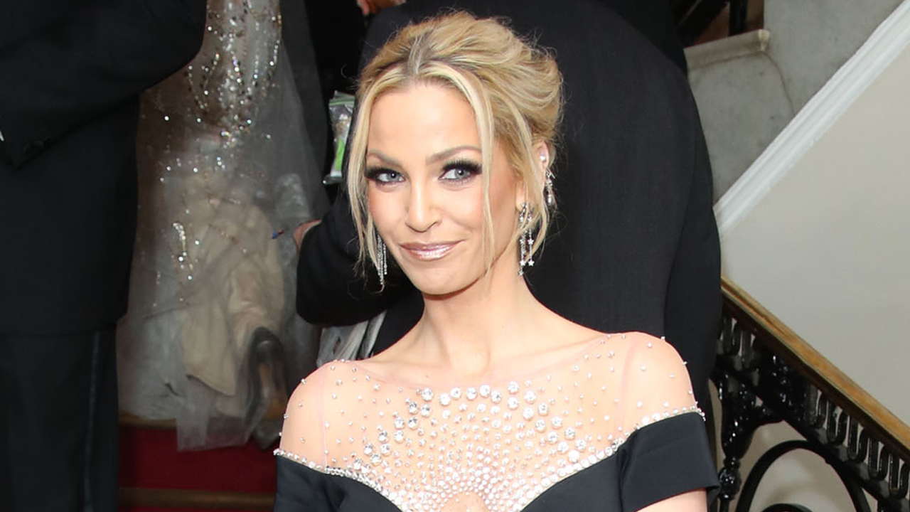 sarah20harding-4856047-7580880-png