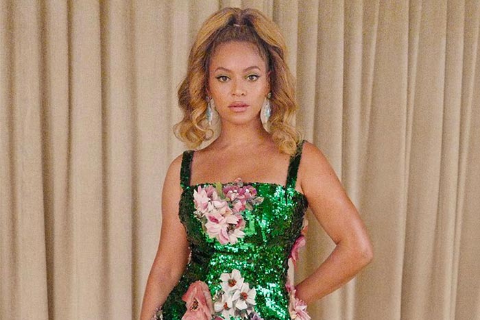 beyonce-green-8723647-7279355-jpg