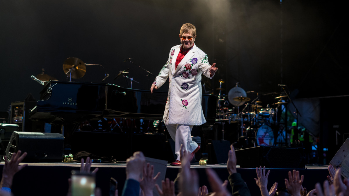 elton_john_-_twickenham_stoop_-_saturday_3rd_june_2017_eltontwicstoop030617-36_34966553701-1105438-8012709-jpg