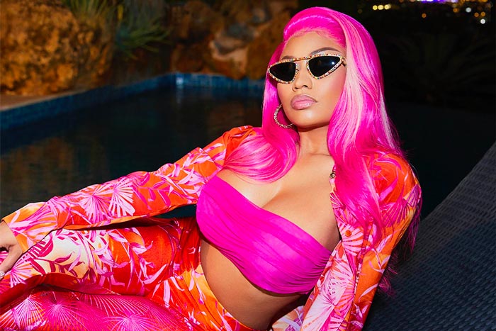 nicki-minaj-pink-2489790-8954655-jpg