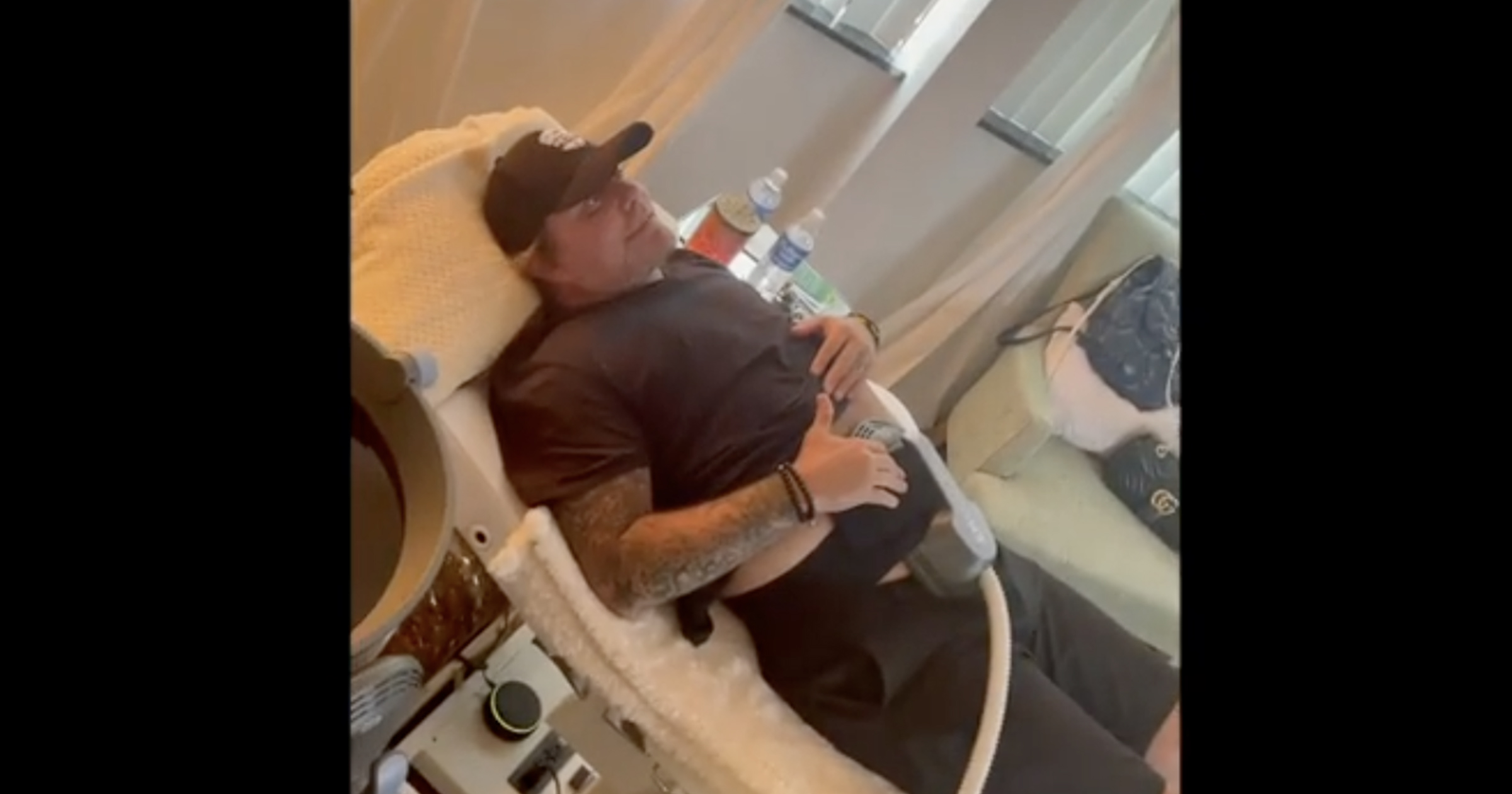 vince-neil-machine-5154204-5831162-jpg