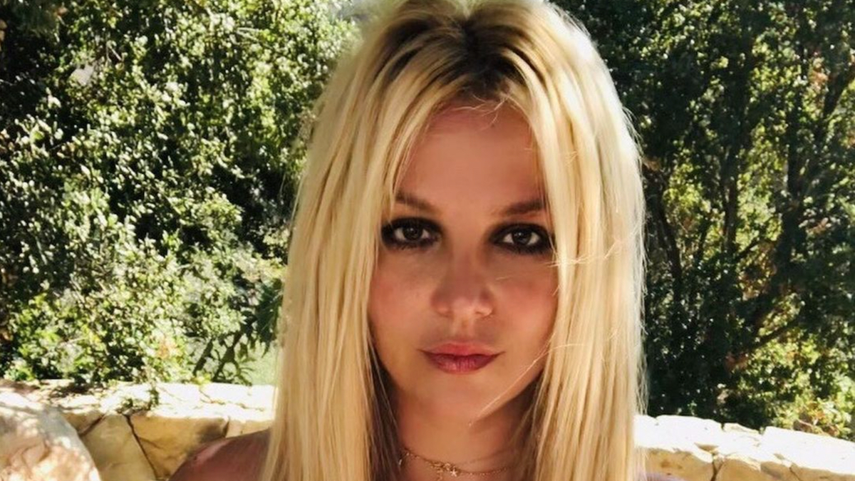 britney-spears-photo-via-instagram-7918600-9623540-jpg