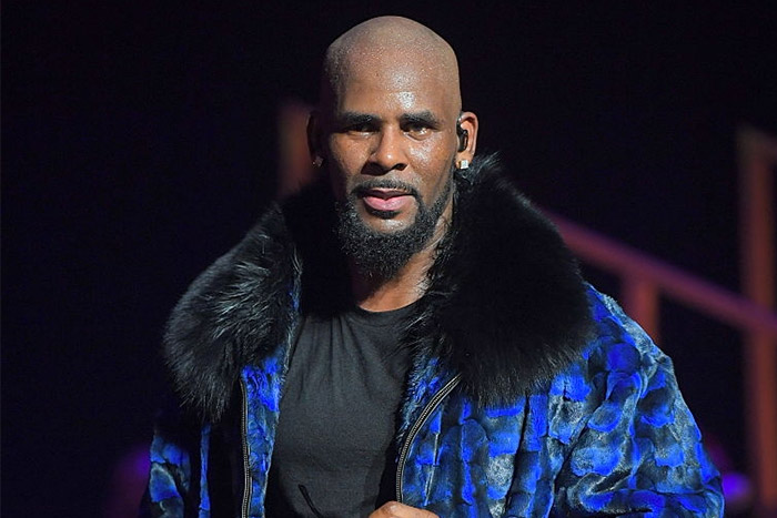 r-kelly-atl-2747300-9301457-jpg