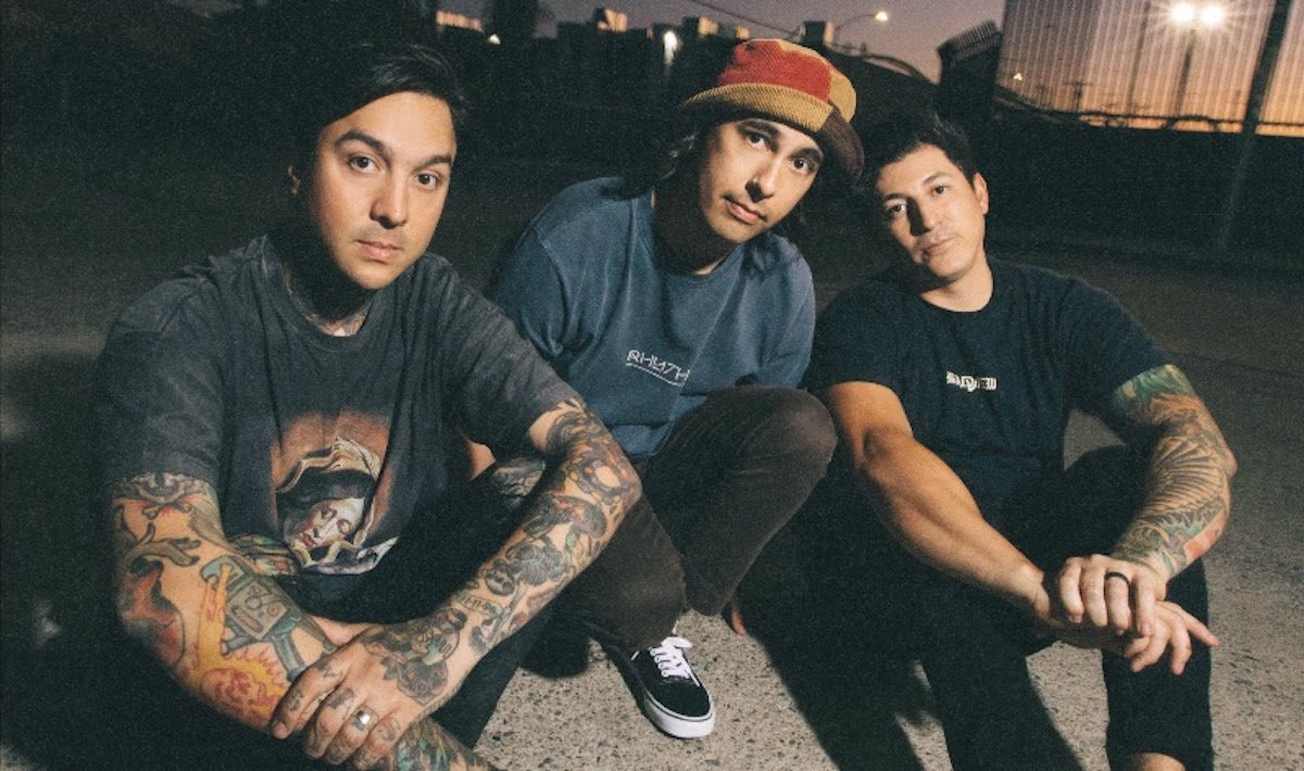 pierce-the-veil-1554811-5786358-jpg