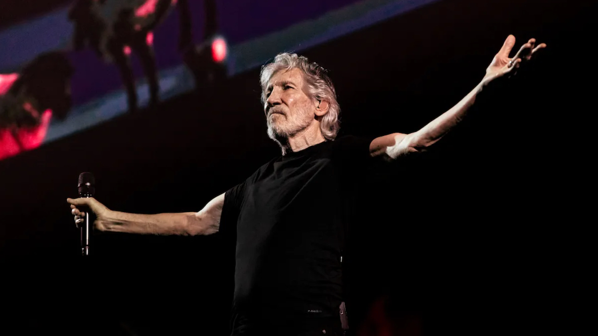 roger-waters-photo-by-brian-lima-3238542-3301693-jpg
