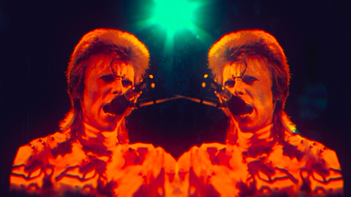 moonage-daydream-david-bowie-4-3146482-4965685-jpg