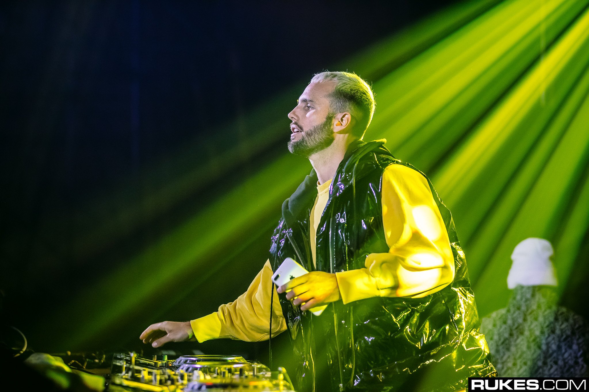 what-so-not-light-of-god-decadence-nye-2017-rukes-5670541-8785970-jpg