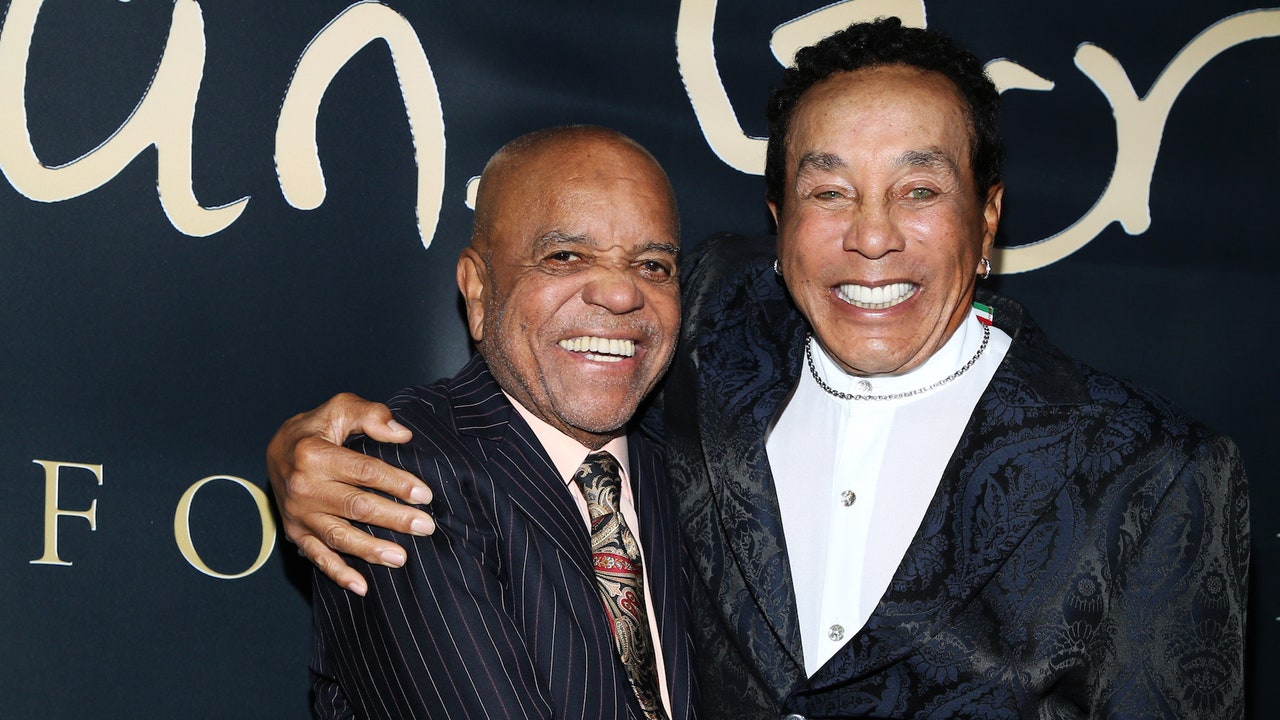 berry-gordy-smokey-robinson-2087804-2777592-jpg