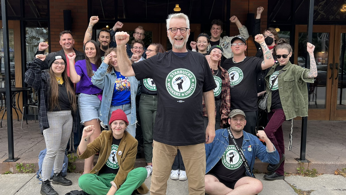 billy-bragg-starbucks-union-strike-8585316-5044445-jpg