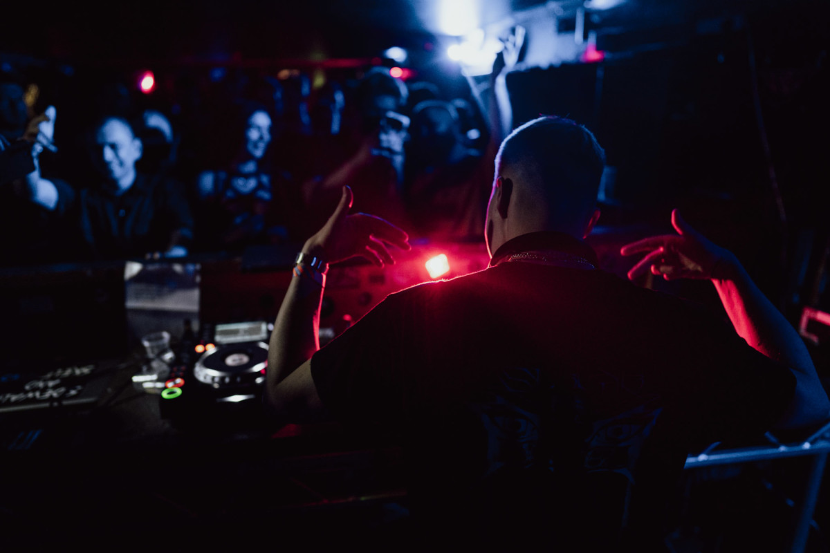 meet-the-artist-shaping-the-wave-scene-2022-generic-club-shot-3950864-4404969-jpg