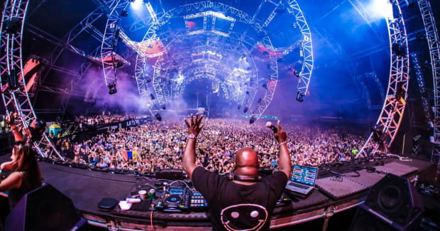 resistance-carl-cox-megastructure-photo-by-rvr-16_preview-6421322-4852921-jpg