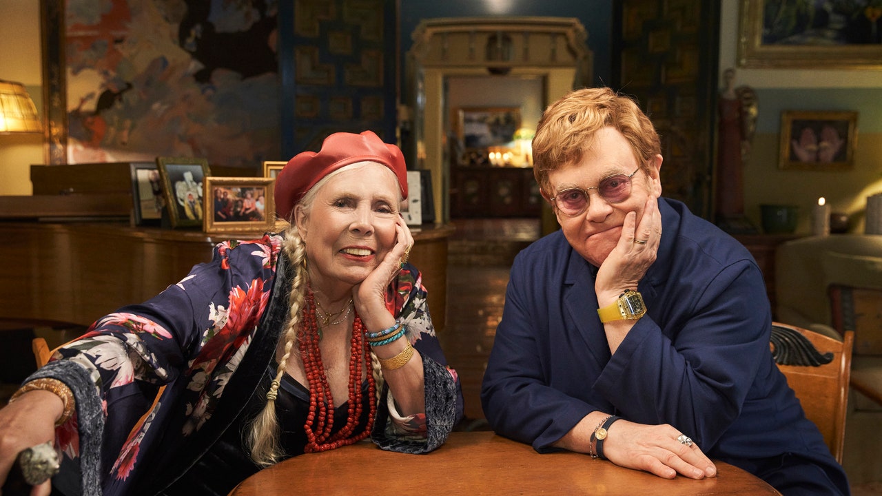 joni-mitchell-elton-john-7904731-5900110-jpg