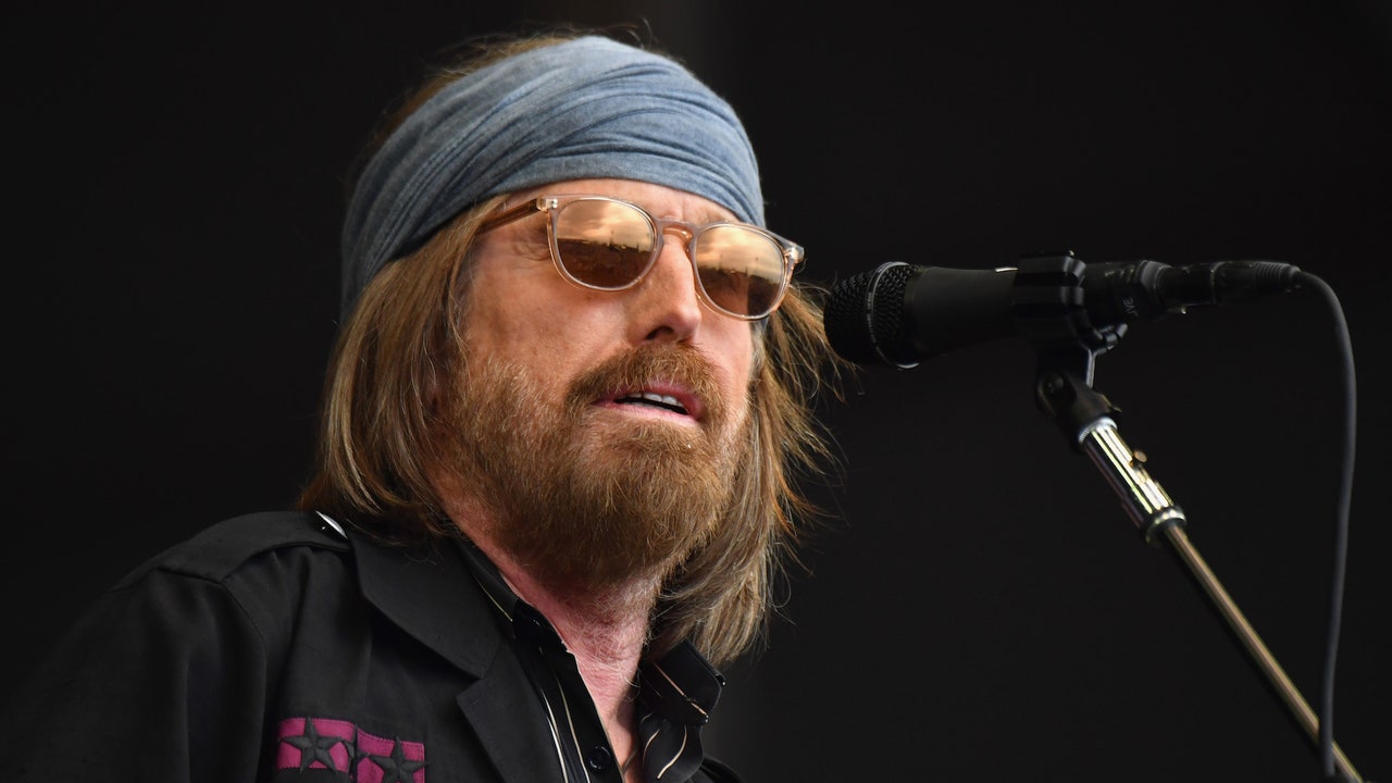 tom-petty-9409243-7644868-jpg