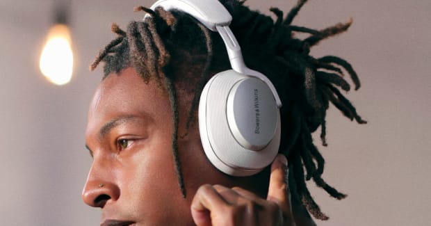 bowers-wilkins-px7-s2-wireless-headphones-lifestyle-image-2670069-5032392-jpg