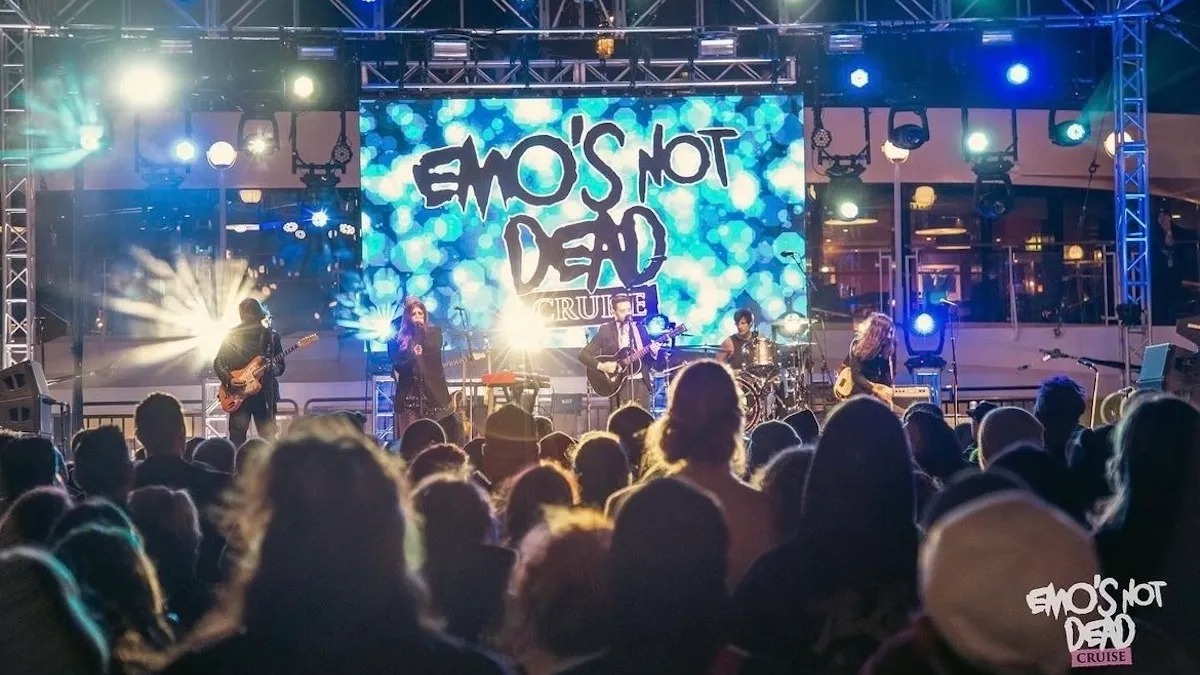 emos-not-dead-featured-3049020-7958317-jpeg