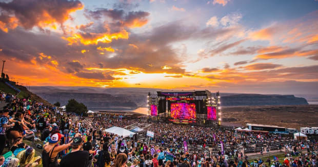 drwvuwzu0aasyfy-4659643-8739994-jpg