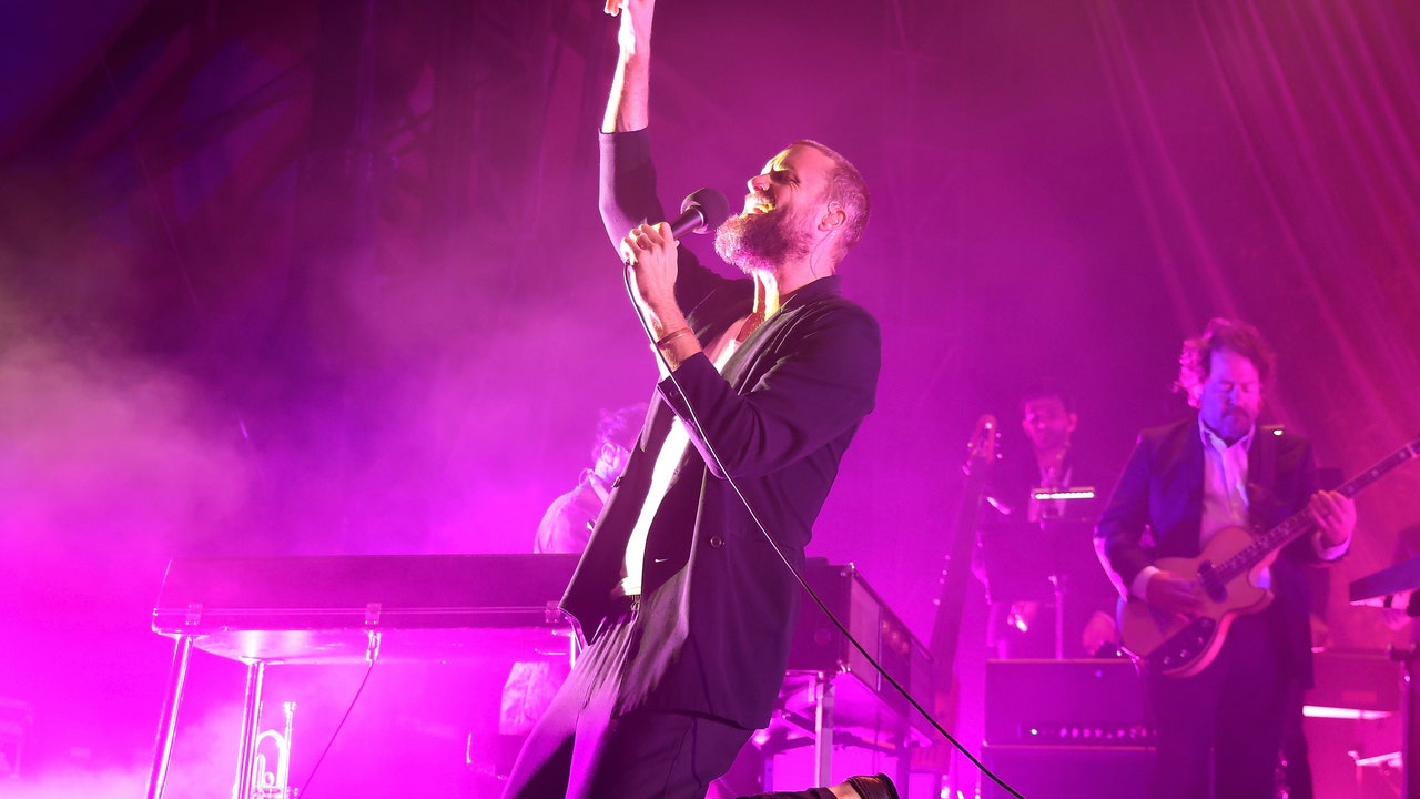 father-john-misty-6940455-5434311-jpg