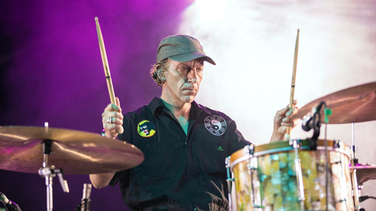 modest-mouse-jeremiah-green-2390352-2238290-jpg