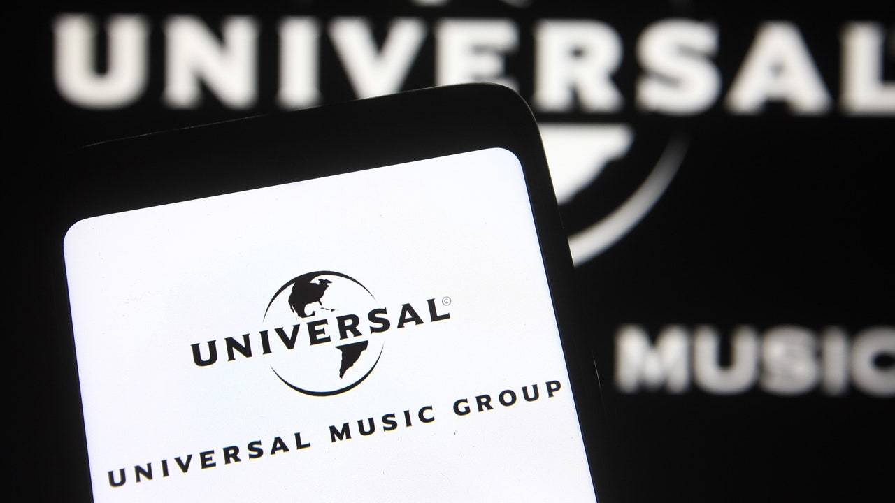 universal-music-group-1638712-6505460-jpg