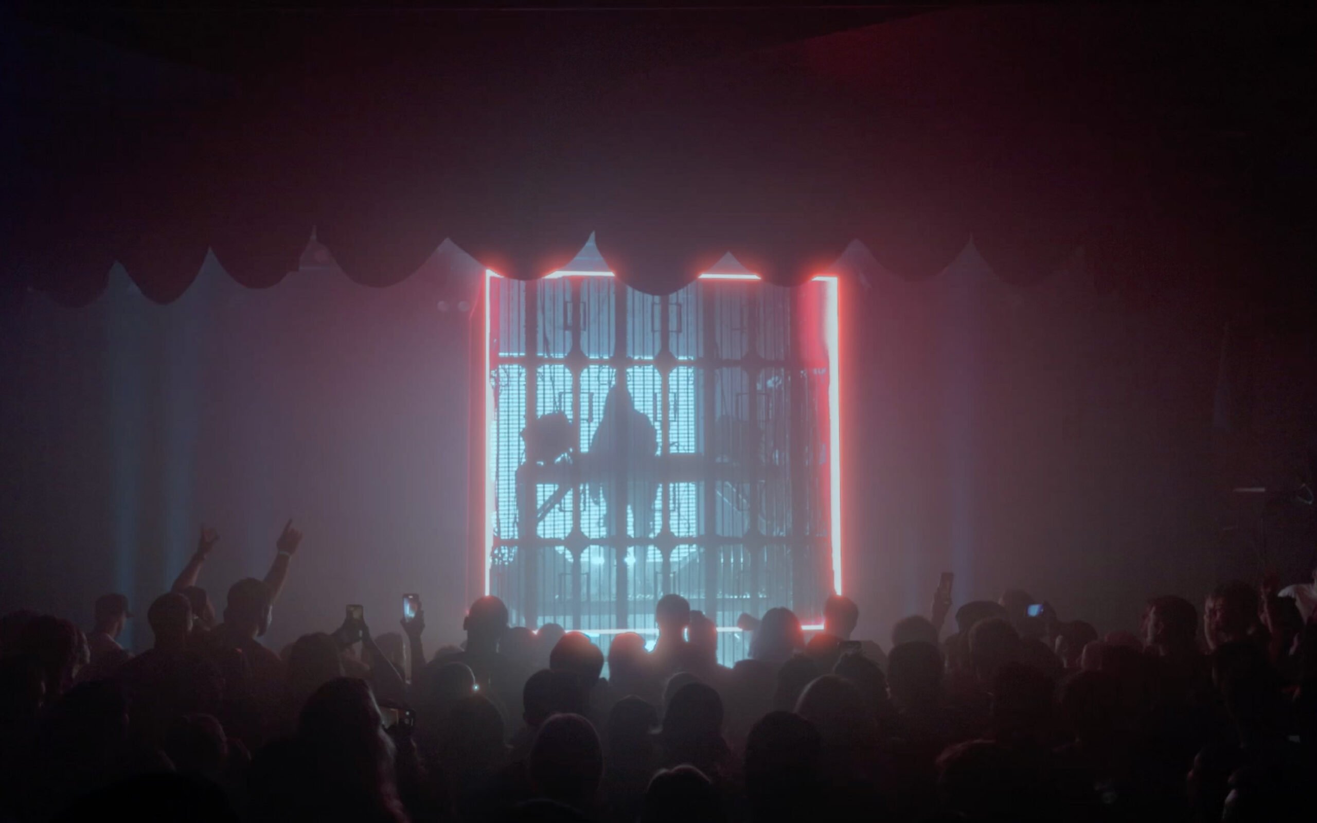 wf-roxy-4-scaled-4022037-9567465-jpg