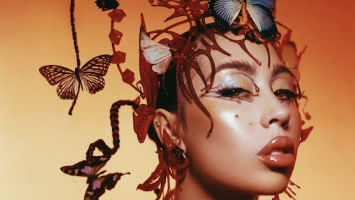 kali-uchis-red-moon-in-venus-8736286-8243673-jpg