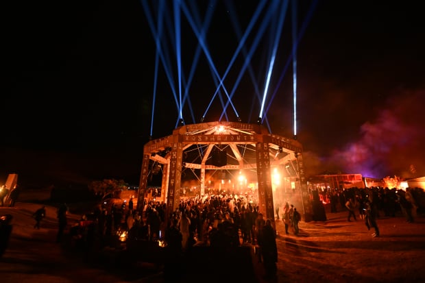 descendre-dans-lombre-dans-les-debuts-mystiques-de-silencio-umbra-6258502-1059657-5095174-jpg