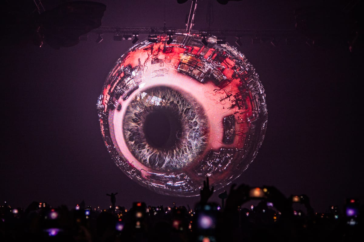 eric-prydz-apporte-un-quotversion-plus-intimequot-de-holo-a-6413240-5492454-4235297-jpg