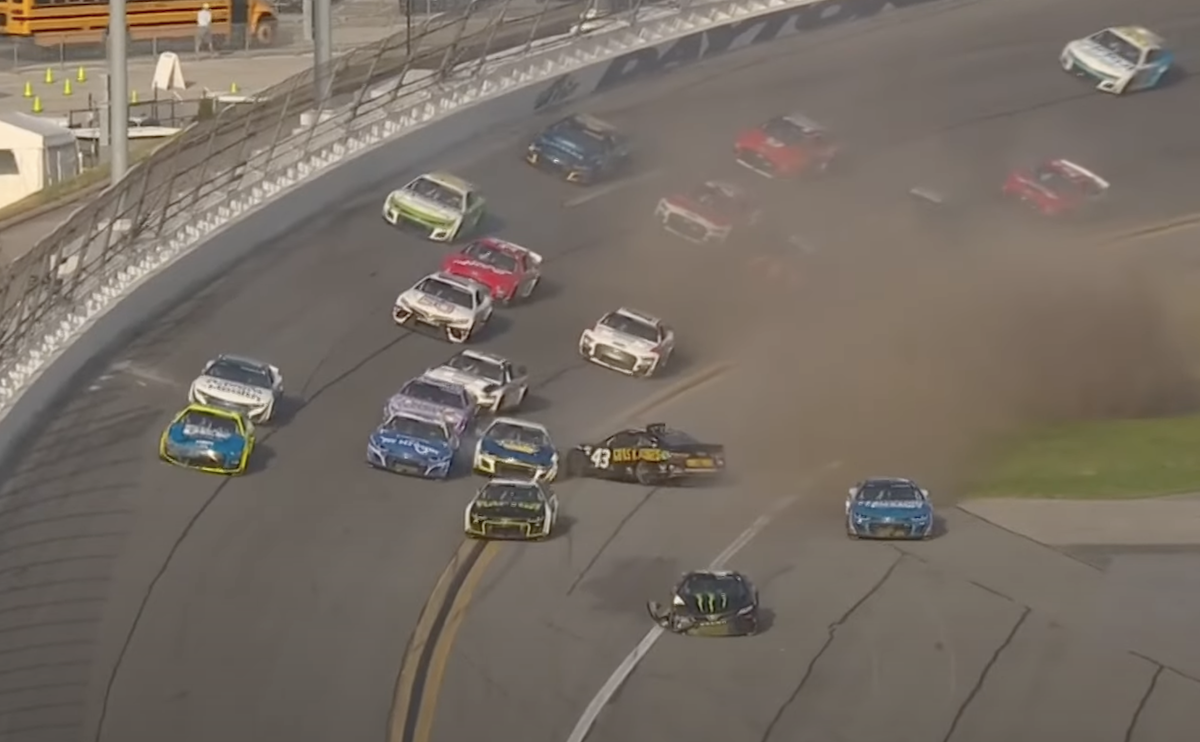 gnr-crash-7145660-6103127-png