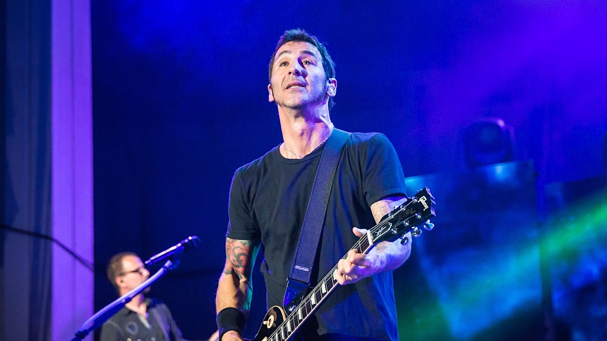 godsmack-sully-erna-1602624-2193504-jpg