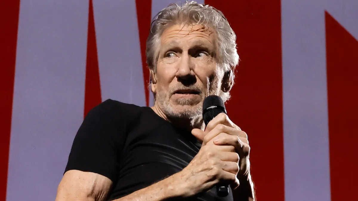 roger-waters-8636074-7520429-jpeg