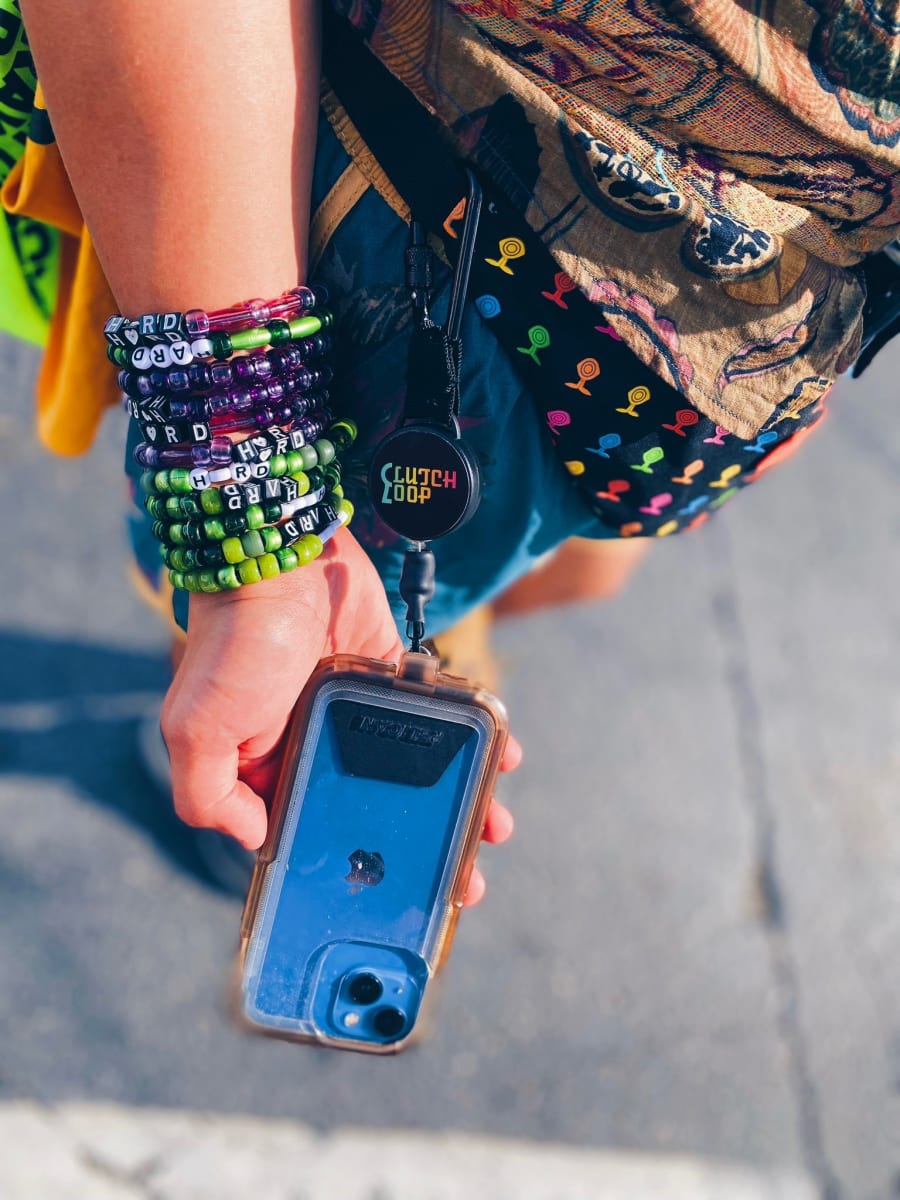 quotpar-les-ravers-pour-les-raversquot-protegez-votre-telephone-contre-6271110-9839282-7328443-jpg