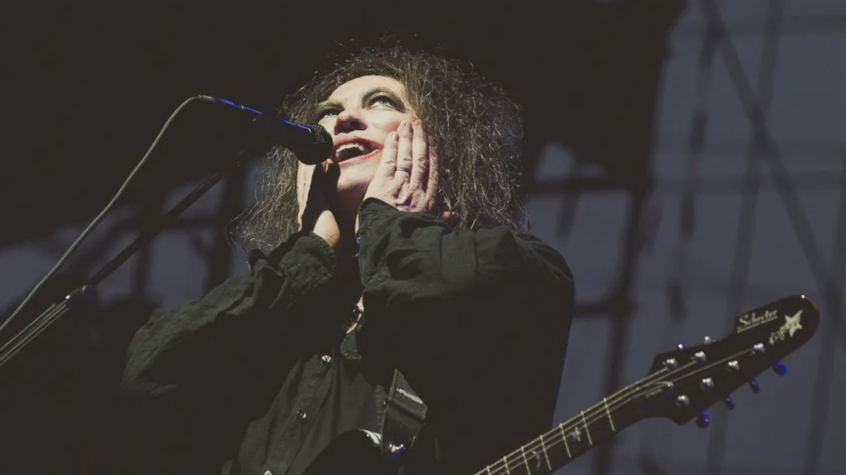 robert-smith-the-cure-ticketmaster-refund-4945869-2165488-jpg