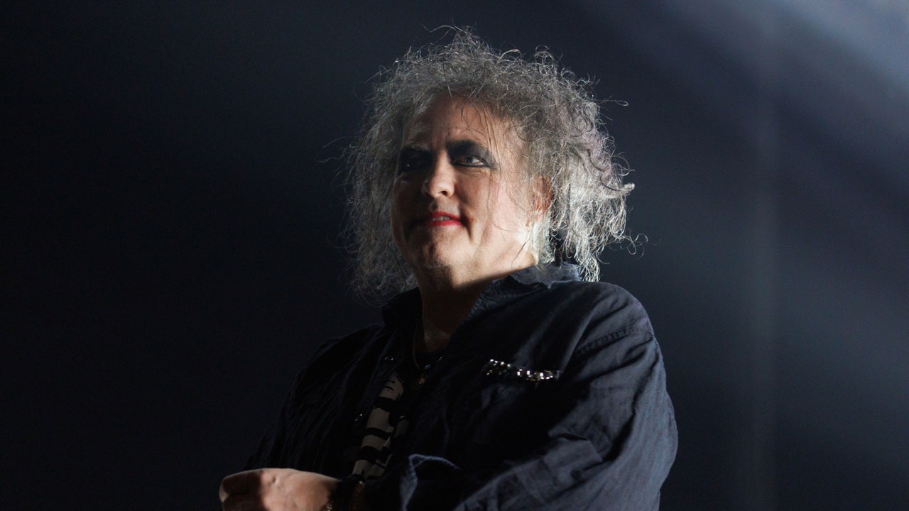 robert-smith-wembley-2022-6286498-3014231-jpg