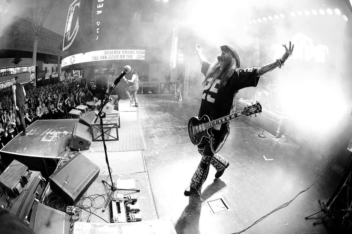 wayne-swinney-4266447-8817228-jpg