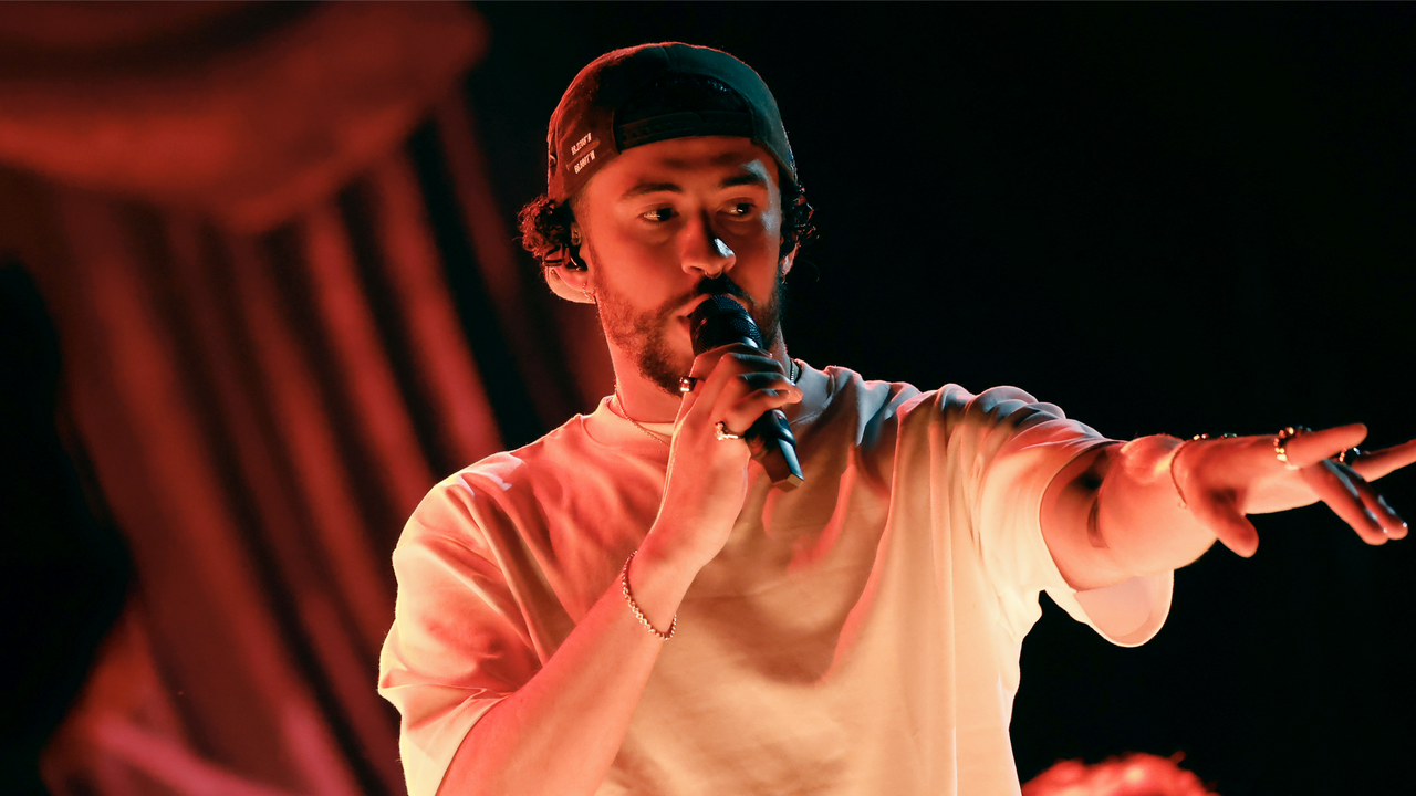 bad-bunny-baby-lawsuit-girlfriend-sued-de-la-cruz-1704333-5563842-png