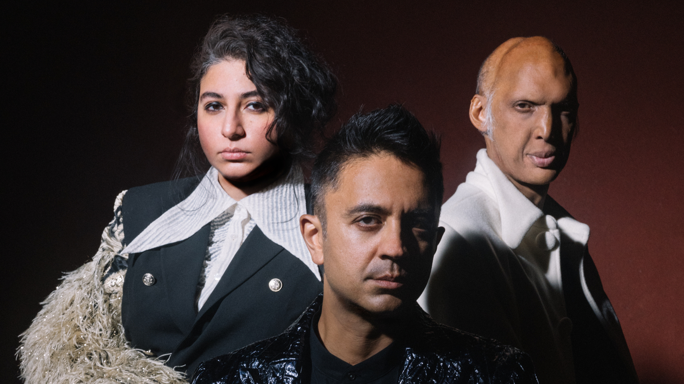 main-photo-20220728_aroojvijayshahzad_ebruyildiz_group_77_300dpi_wide-f1868f1ef05bd778081db8e08c94d11adf036d7b-s1400-c100-2535729-8688592-jpg