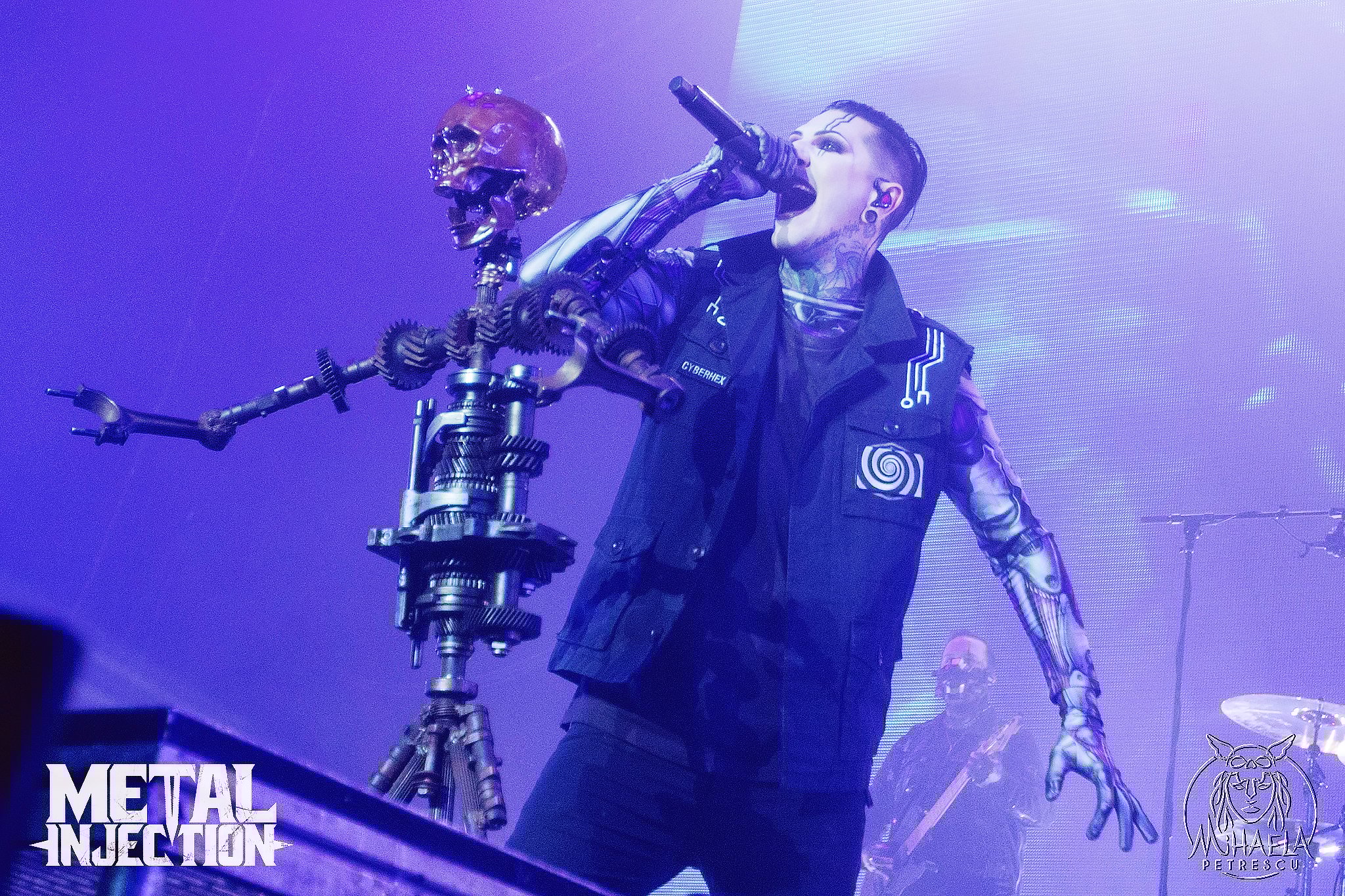 2-motionless-in-white_a99a6080-4233542-4557393-jpg