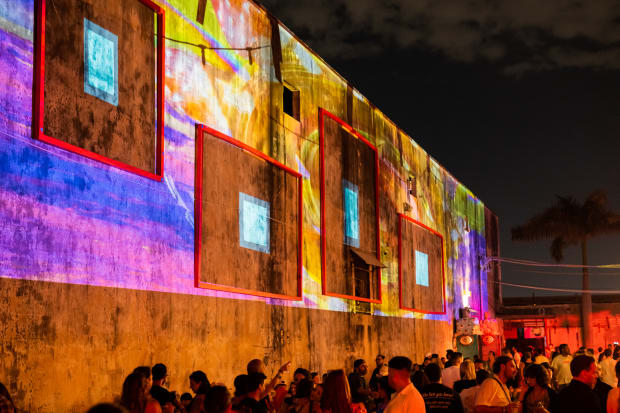 se-perdre-dans-factory-town-pendant-24-heures-a-la-7832418-8246552-4375204-jpg