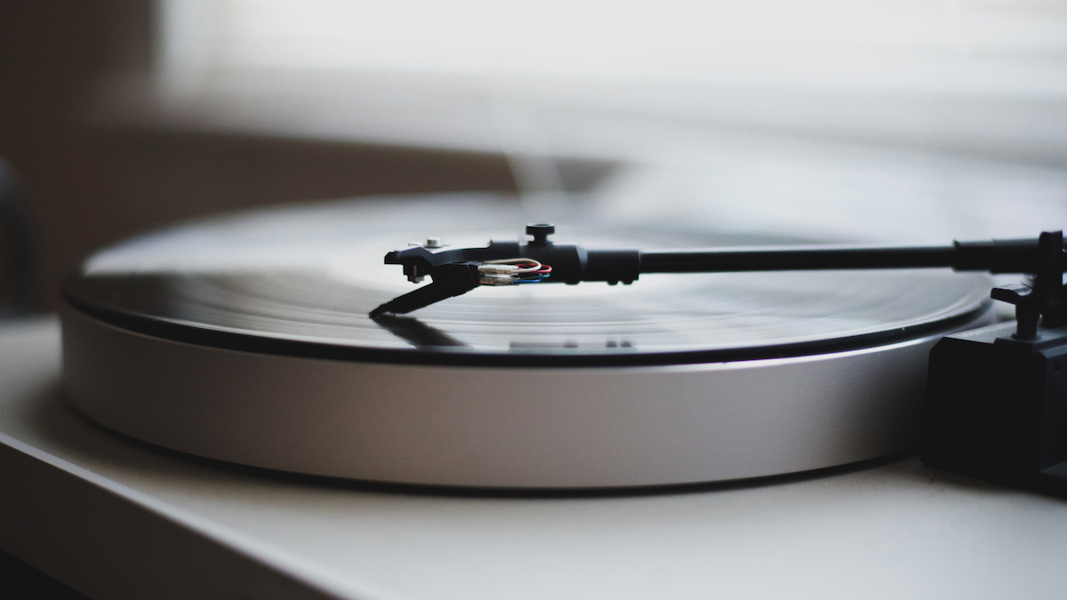 vinyl-record-player-photo-by-lee-campellunsplash-2485762-7956606-jpg