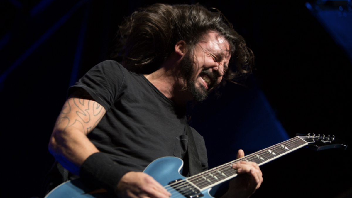 foo-fighters-rescued-song-of-the-week-5173003-8760566-jpg