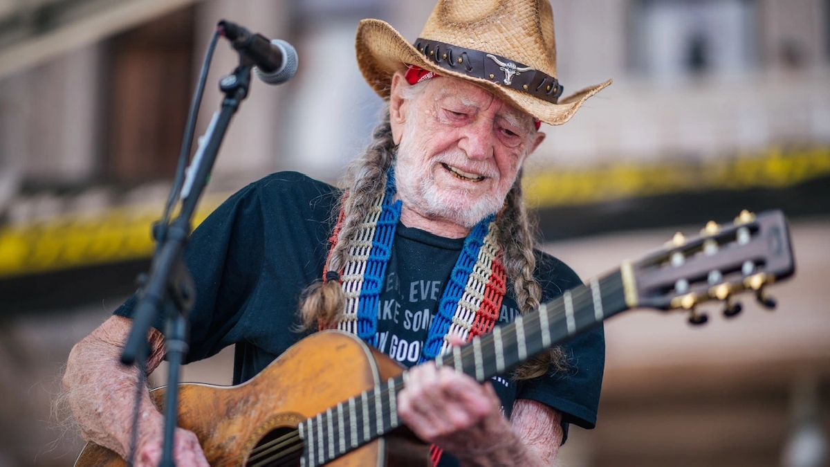 willie-nelson-a-beautiful-time-new-album-ill-love-you-till-the-day-i-die-new-song-stream-9685251-9588238-jpg