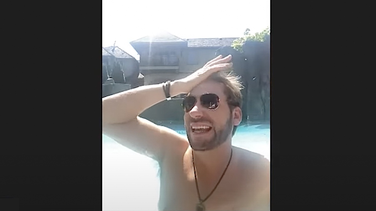 chad-kroeger-5080329-4387479-jpg