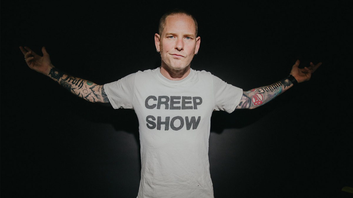 corey-taylor-8895385-8174844-jpg