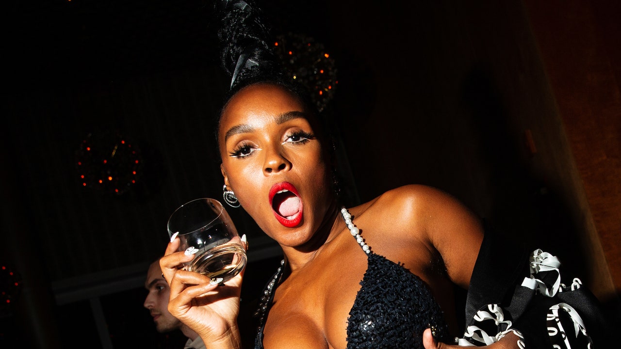 janelle-monae-4122190-5559836-jpg