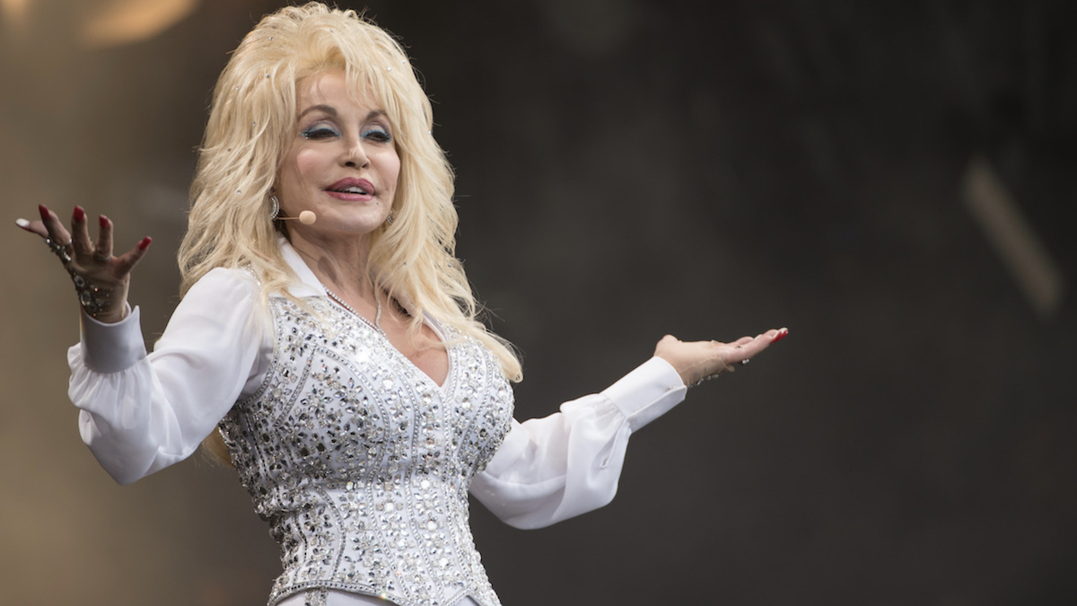 dolly-parton-presidential-medal-of-freedom-9044710-7671991-jpg