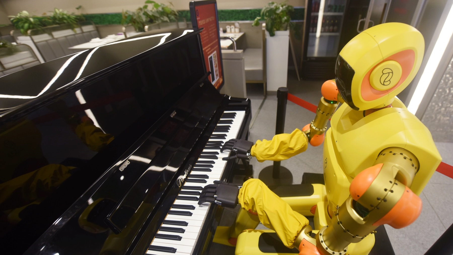 ai-robot-plays-piano-3743975-7541517-jpeg